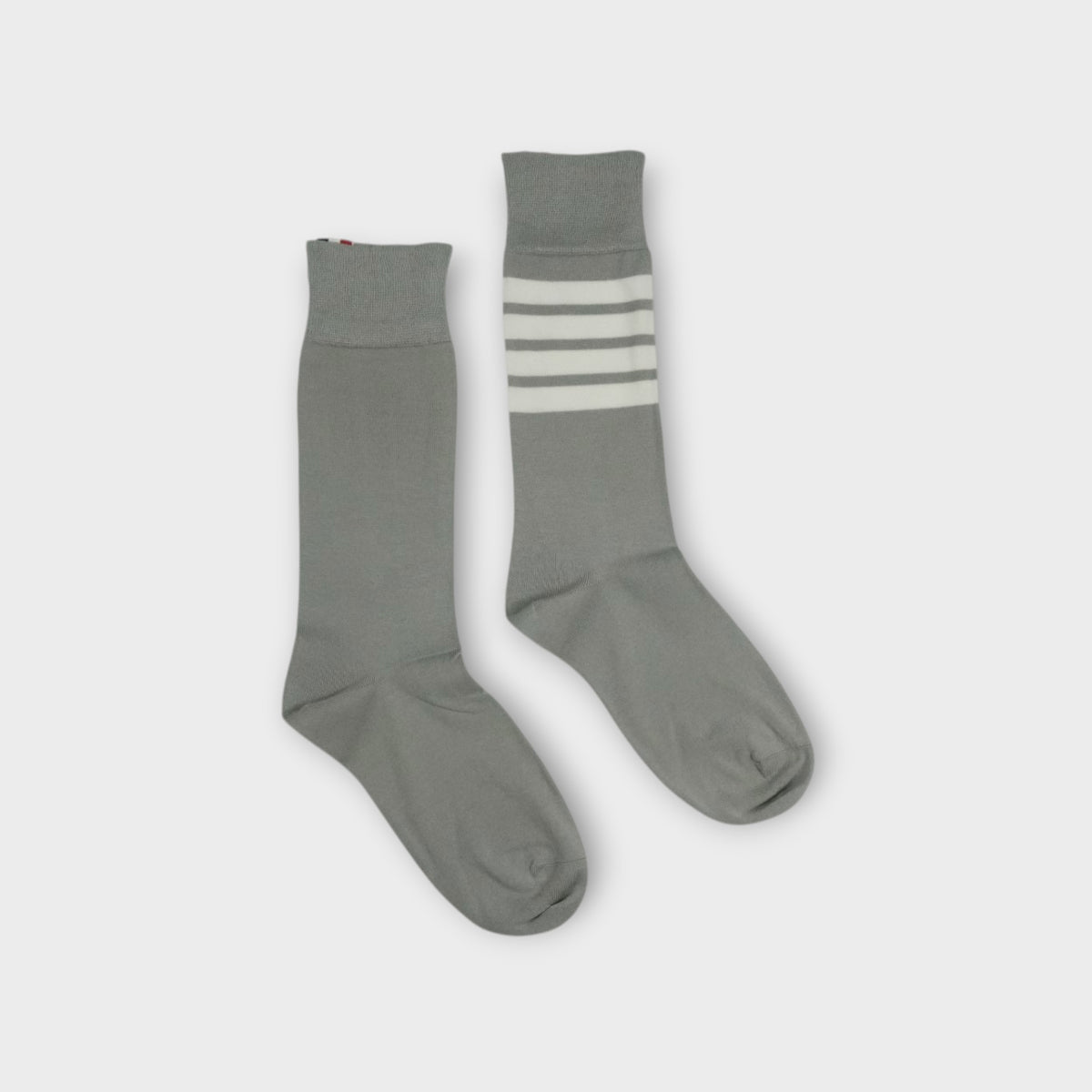 THOM BROWNE MID CALF SOCKS W/ 4 BAR IN LIGHTWEIGHT COTTON