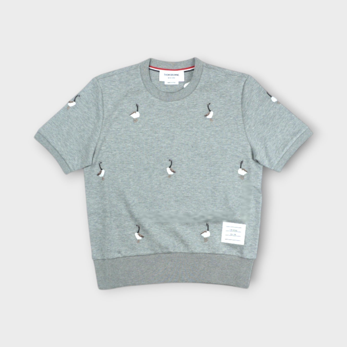 THOM BROWNE SHORT SLEEVE RIB CUFF TEE W/ GEESE HALF DROP EMB IN COTTON MILANO