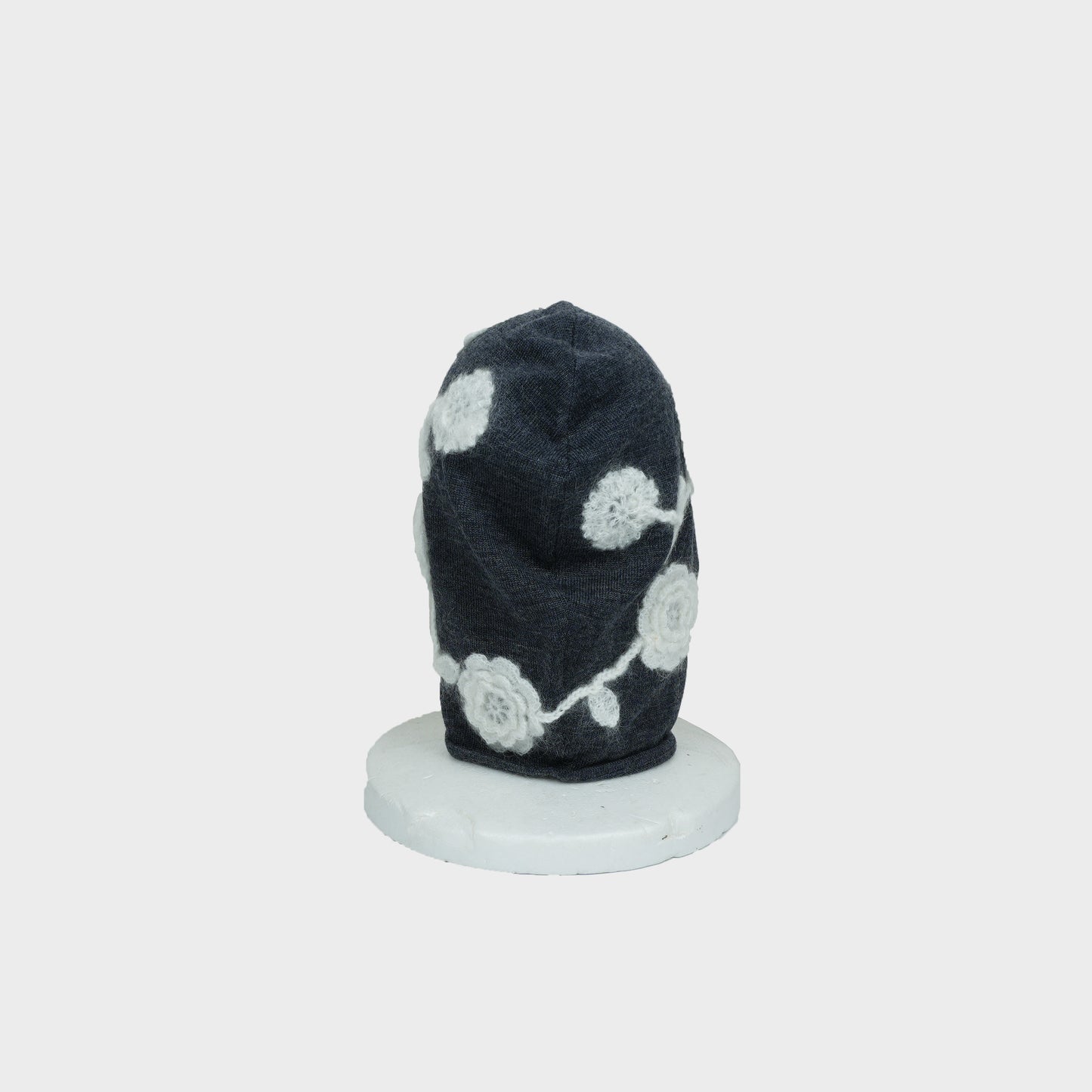 GANNI Bonnet Crochet Flowers