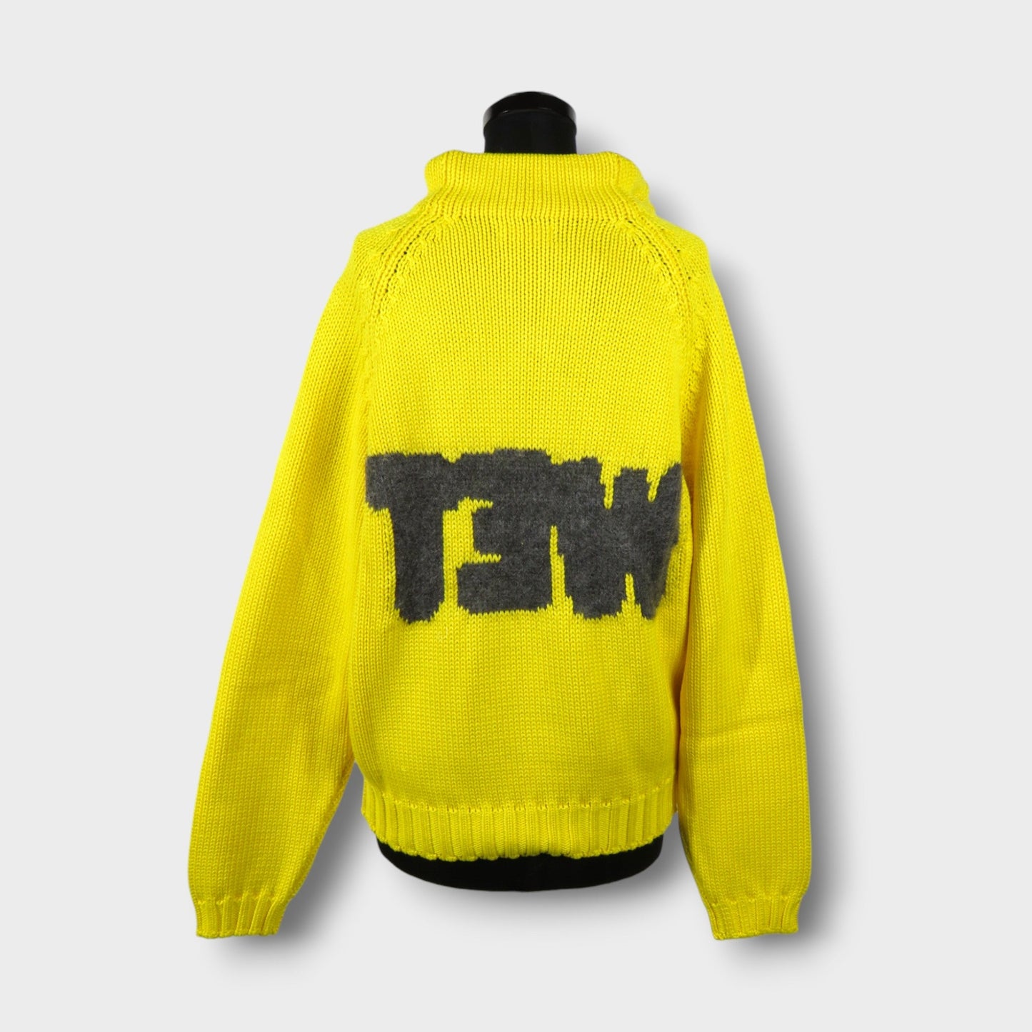 ERL OPEN NECK WETINTARSIA RAGLA