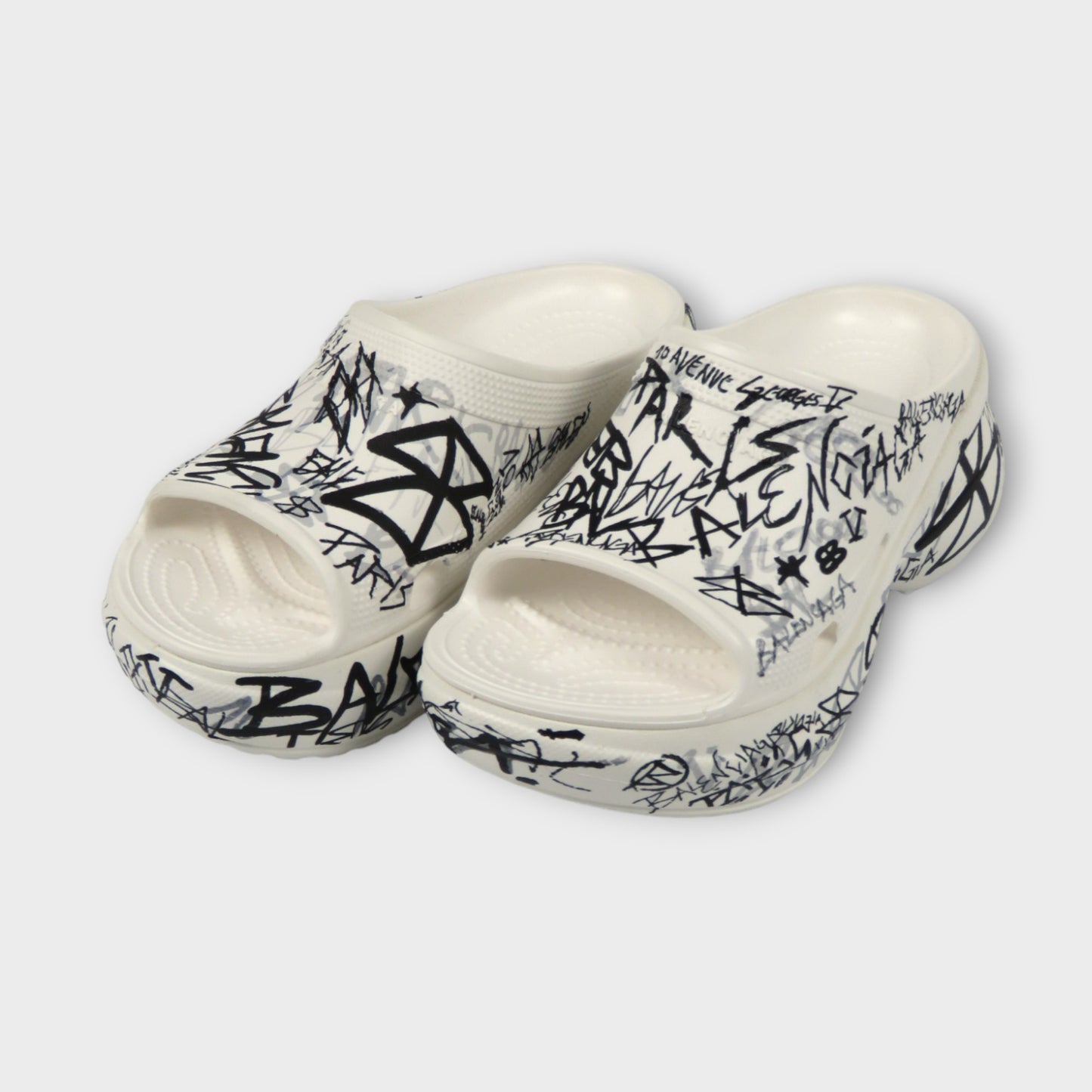 BALENCIAGA POOL CROCS SLIDE