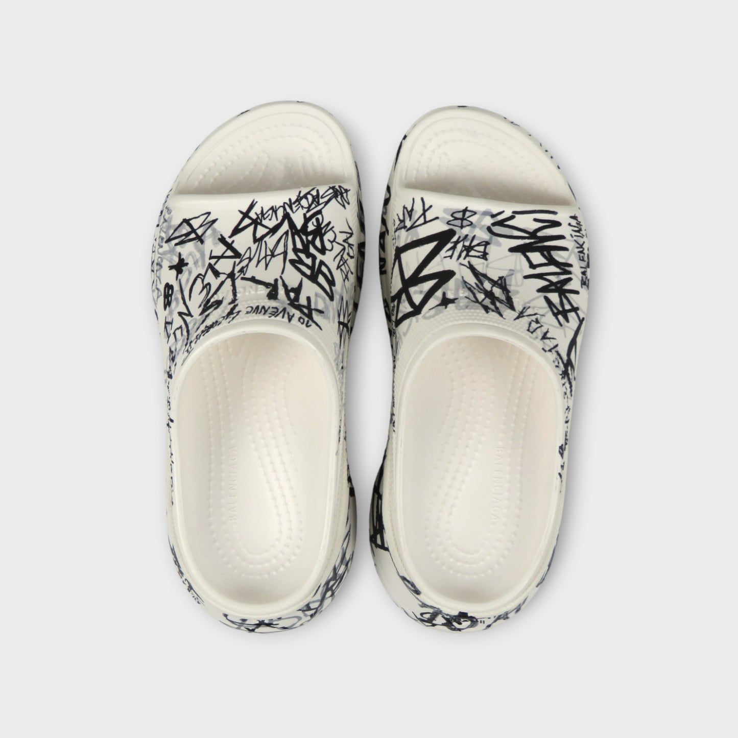 BALENCIAGA POOL CROCS SLIDE