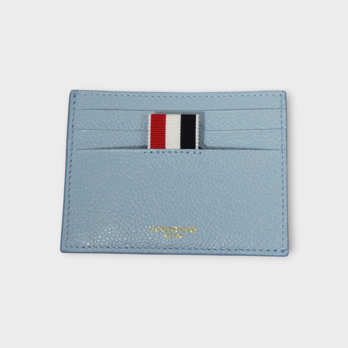 THOM BROWNE SINGLE CARD HOLDER W/ NOTE COMPARTMENT & 4 BAR IN PEBBLE GRAIN LEATHER