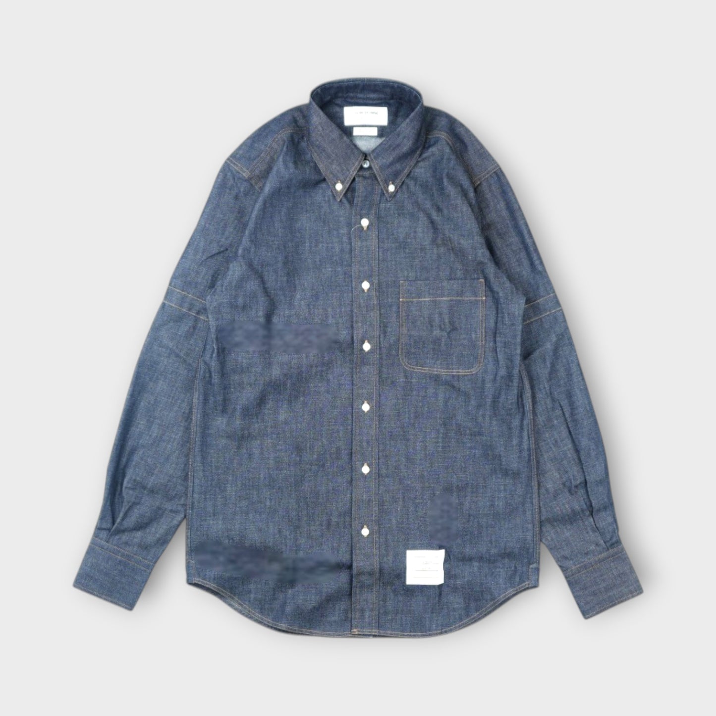 THOM BROWNE L/S BD STRAIGHT FIT SHIRT W/ RWB INNER CUFF DETAIL AND SELF ARMBAND IN SHIRTING DENIM