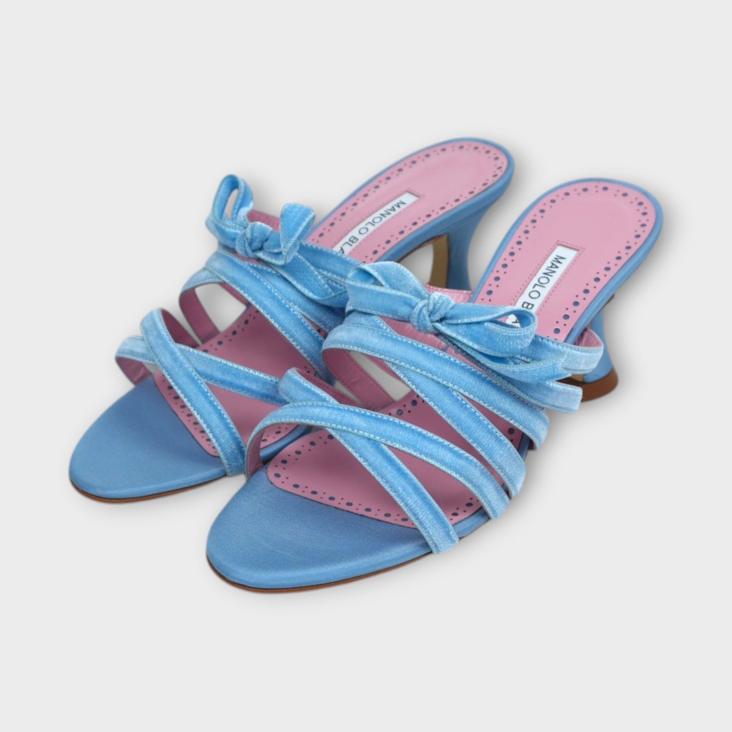 MANOLO BLAHNIK