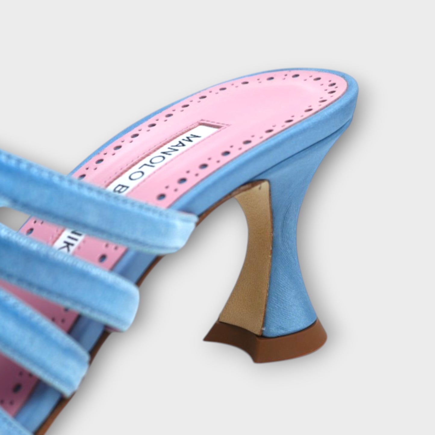 MANOLO BLAHNIK