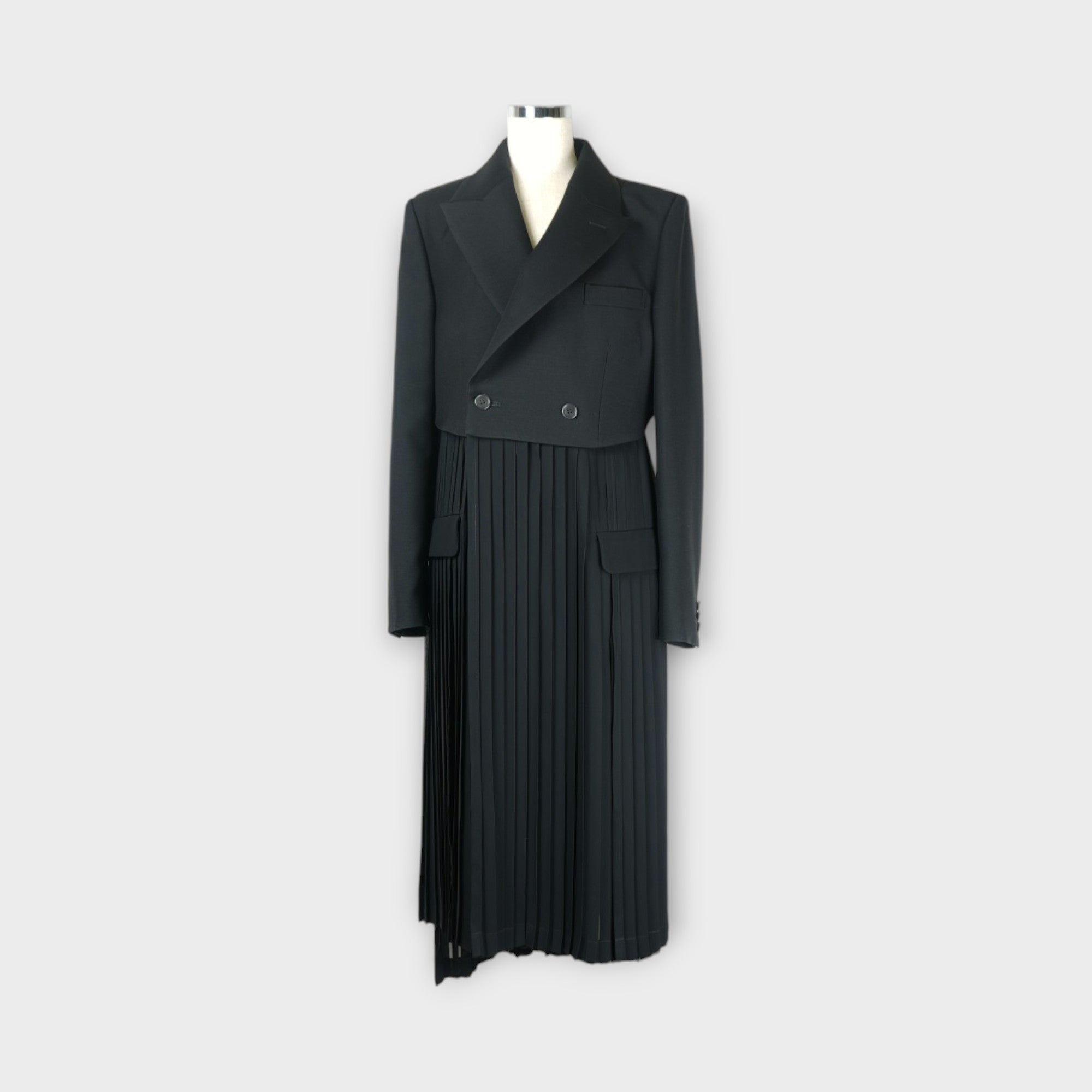 noir kei ninomiya – mou by ACROPOLIS