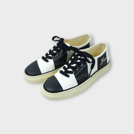 JACQUEMUS LES FEFE