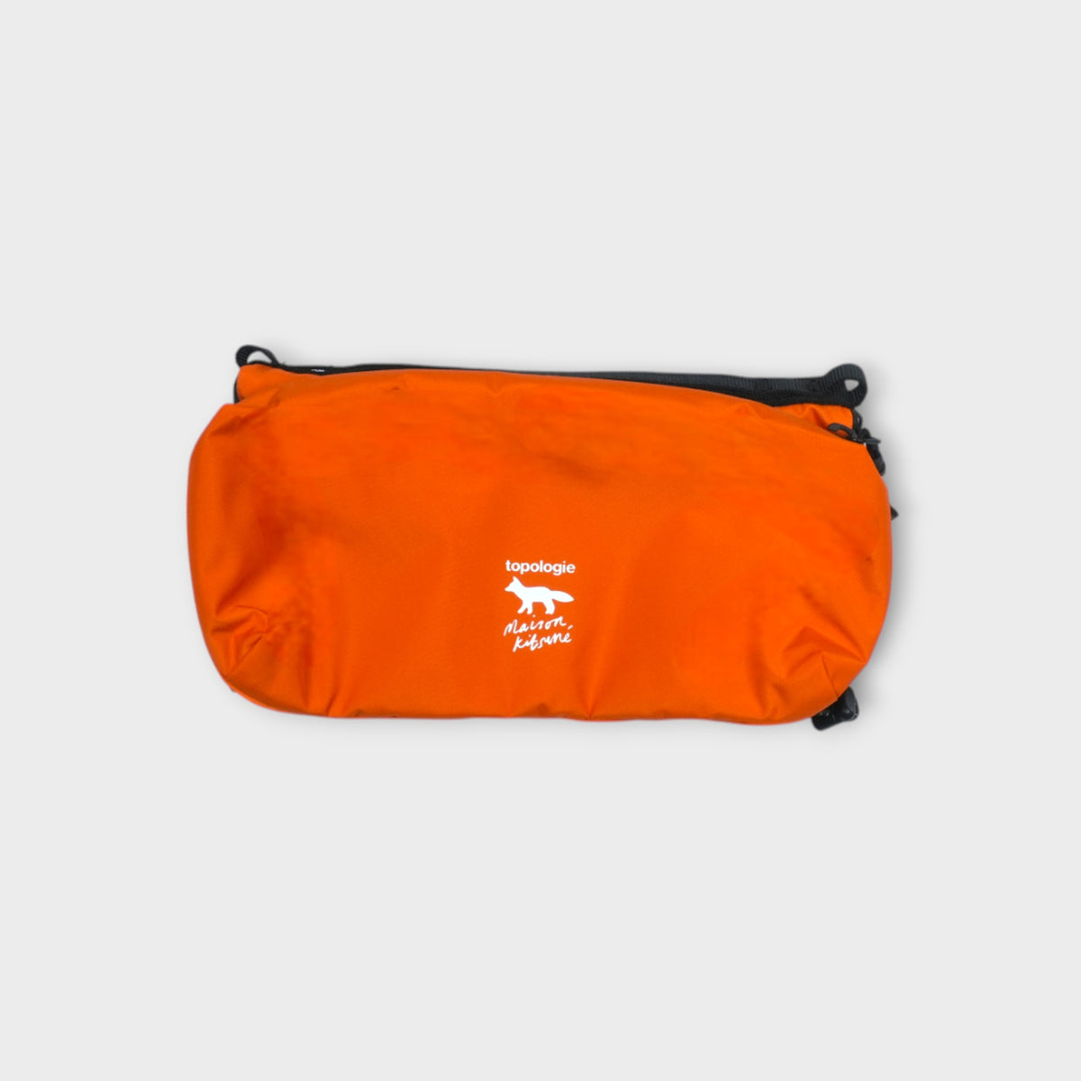 MAISON KITSUNÉ X TOPOLOGIE BOTTLE BAG – mou by ACROPOLIS