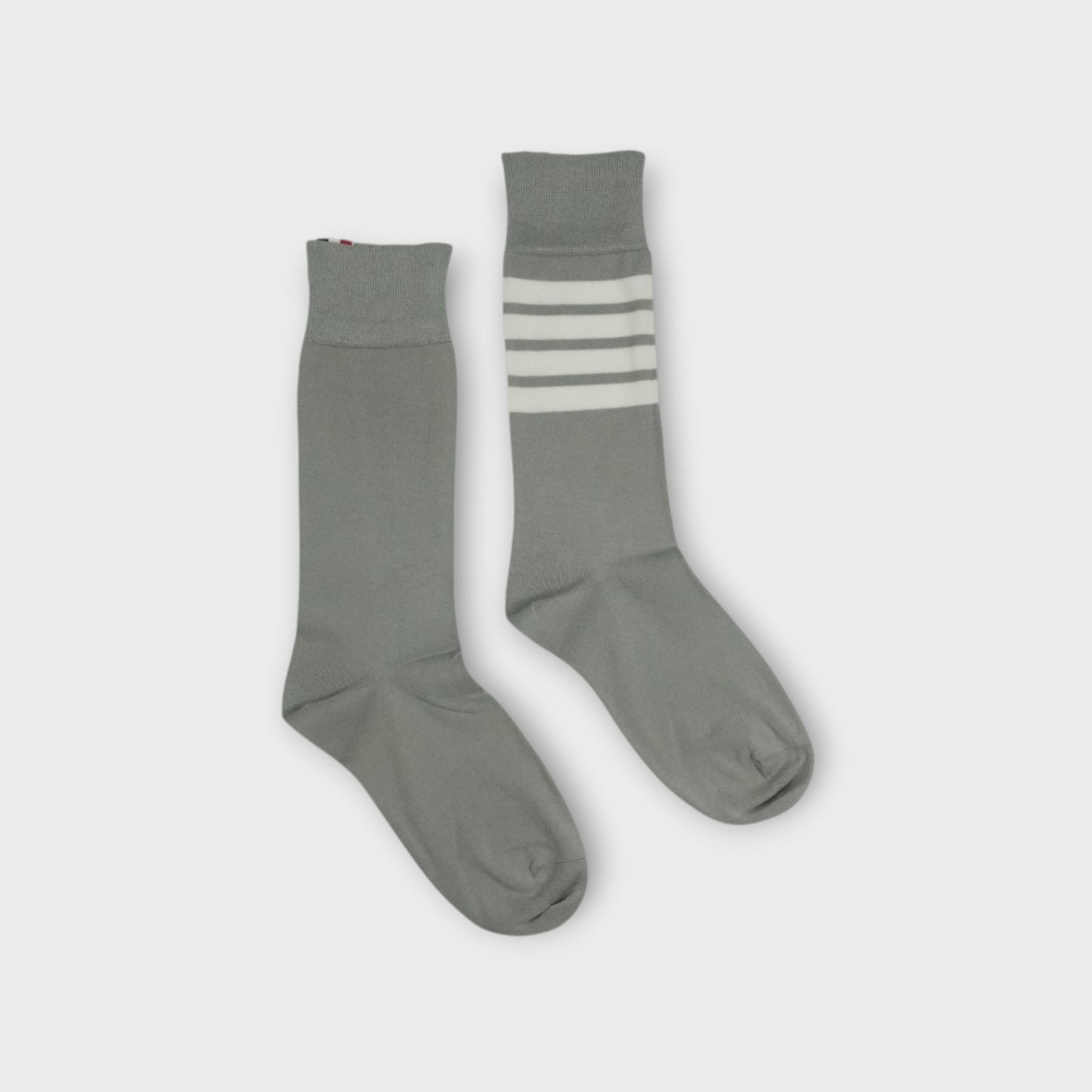 THOM BROWNE MID CALF SOCKS W/ 4 BAR IN LIGHTWEIGHT COTTON