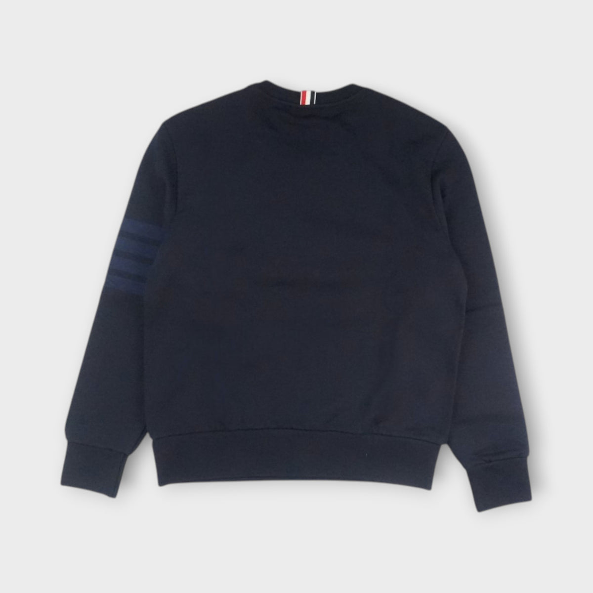 THOM BROWNE RELAXED FIT CREW NECK SWEATSHIRT W/ TONAL 4 BAR SLEEVE IN CLASSIC LOOPBACK W/ TONAL 4 BAR