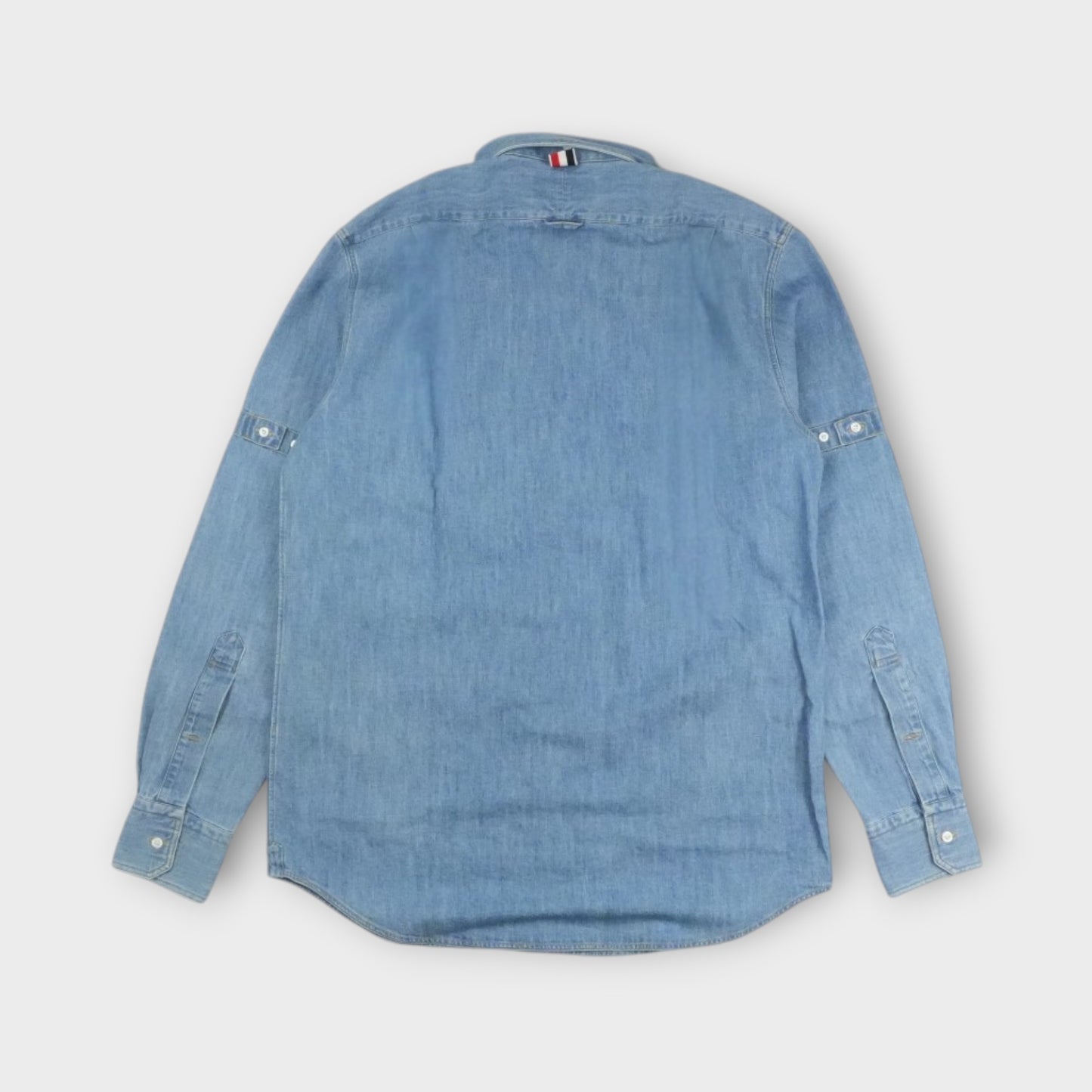 THOM BROWNE STRAIGHT FIT L/S BD SHIRT W/ RWB GG CUFFS AND SELF ARMBAND IN WASHED SHIRTING DENIM