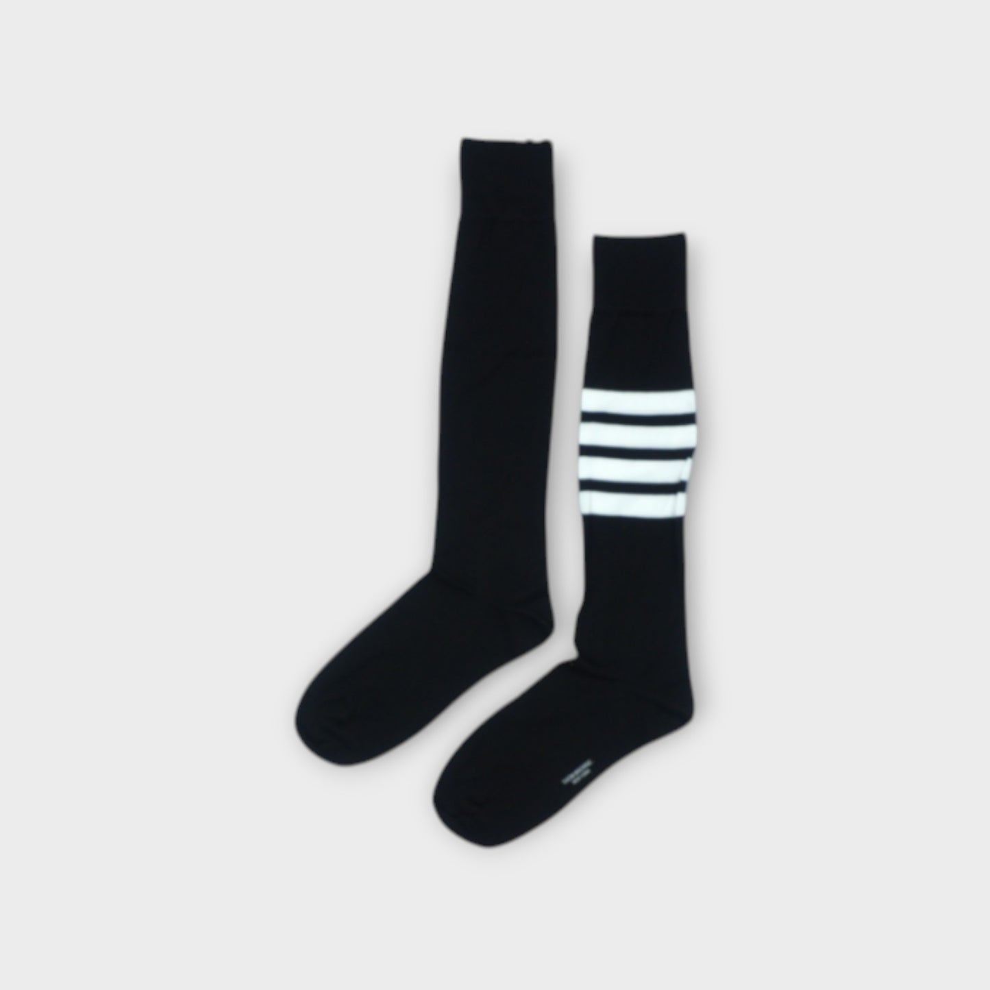 THOM BROWNE OVER THE CALF SOCKS W/ 4 BAR IN LIGHTWEIGHT COTTON