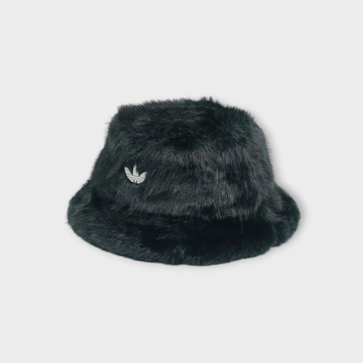 adidas Faux fur bucket hat
