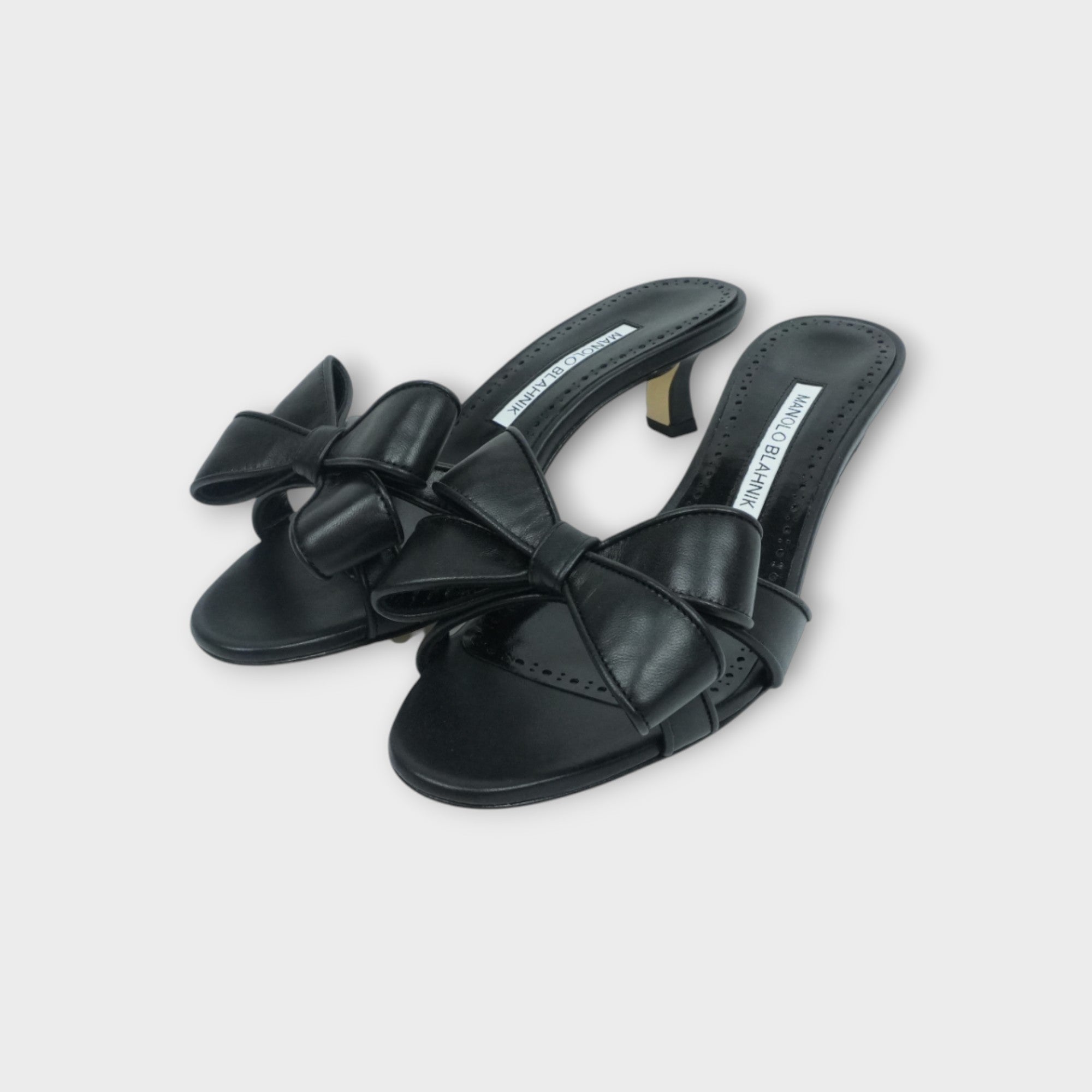 MANOLO BLAHNIK CAFREDDA – mou by ACROPOLIS