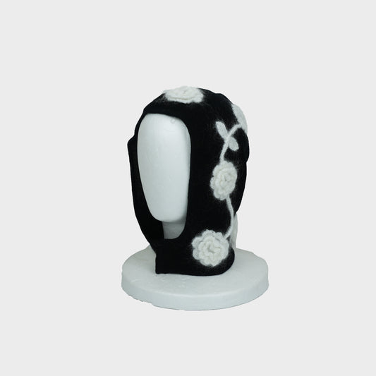 GANNI Bonnet Crochet Flowers