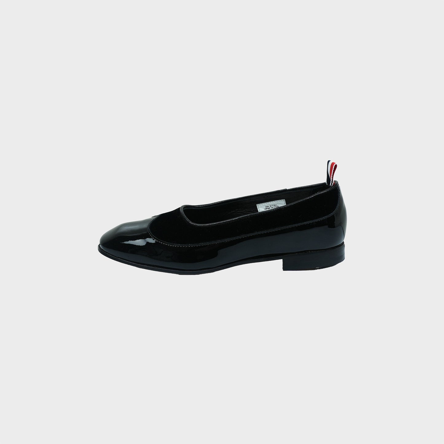 THOM BROWNE OPERA BALLERINA W/ FLEXIBLE LEATHER SOLE IN SOFT PATENT LEATHER W/ VELVET