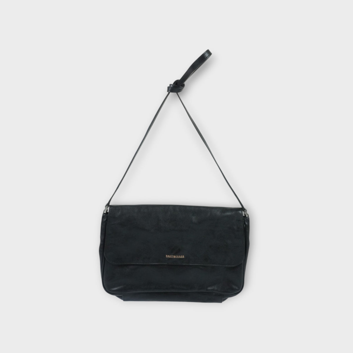 BALENCIAGA GRUNGY MESSENGER S – mou by ACROPOLIS