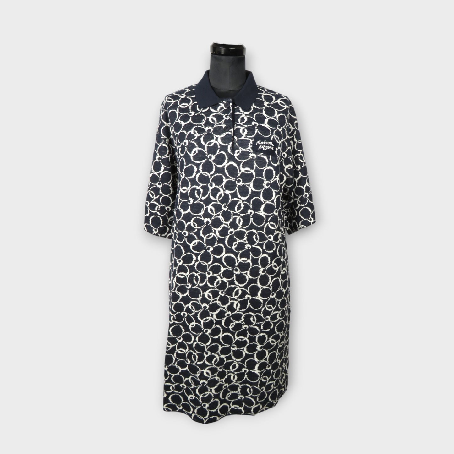 MAISON KITSUNÉ ABSTRACT DAISY JACQUARD POLO DRESS