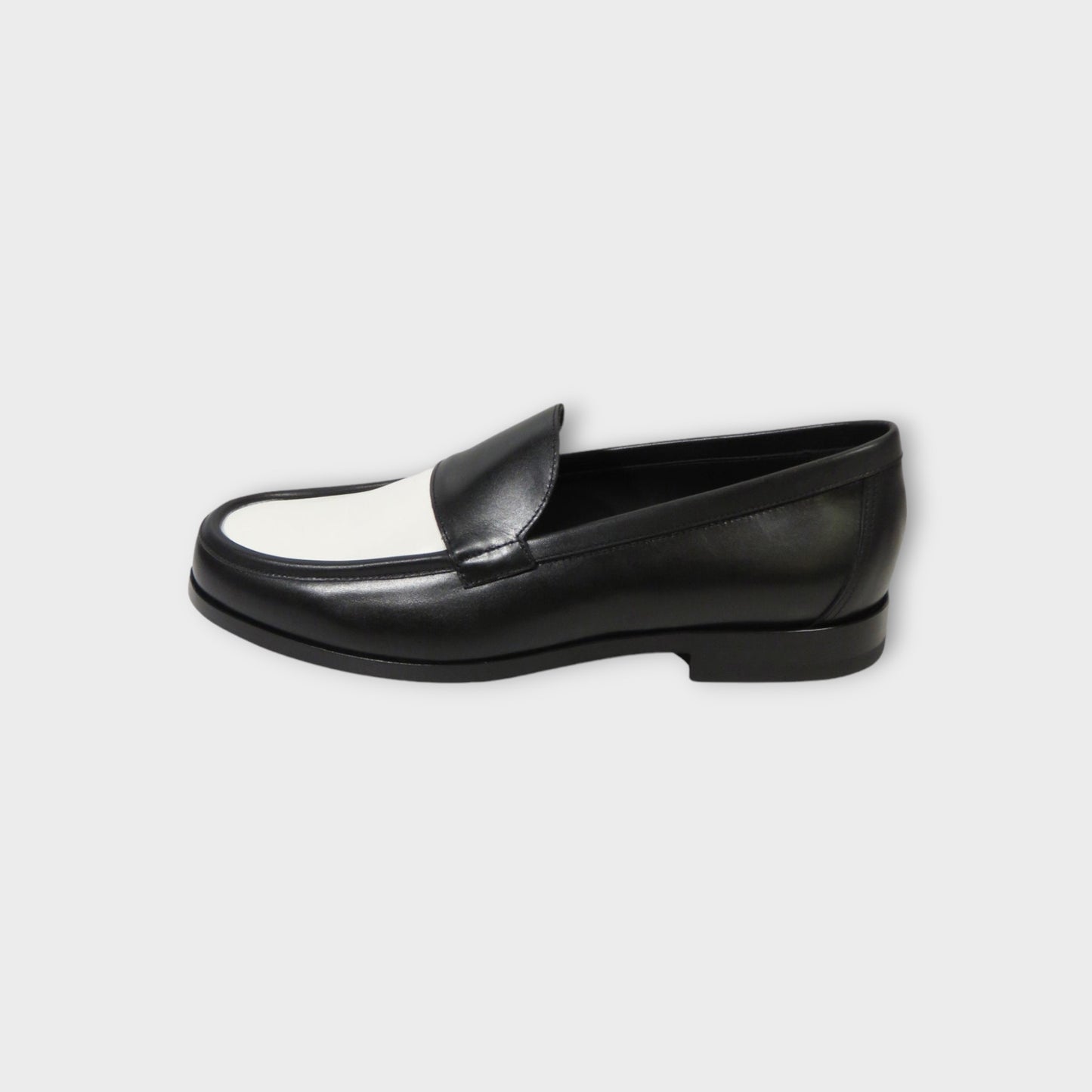 PIERRE HARDY ROUND-TOE LEATHER LOAFER