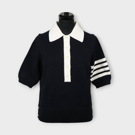 THOM BROWNE HECTOR ICON JERSEY STITCH INTARSIA SS POLO IN COTTON W/ 4 BAR STRIPE