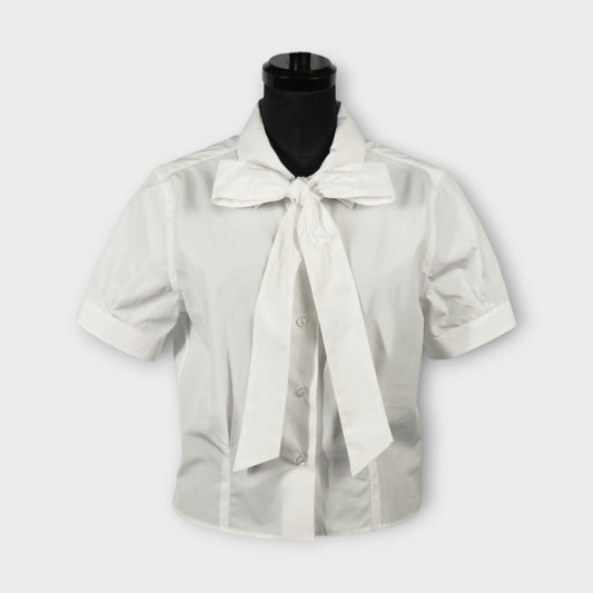 THOM BROWNE SHORT SLEEVE TUCKED BLOUSE W/ BOW IN POPLIN