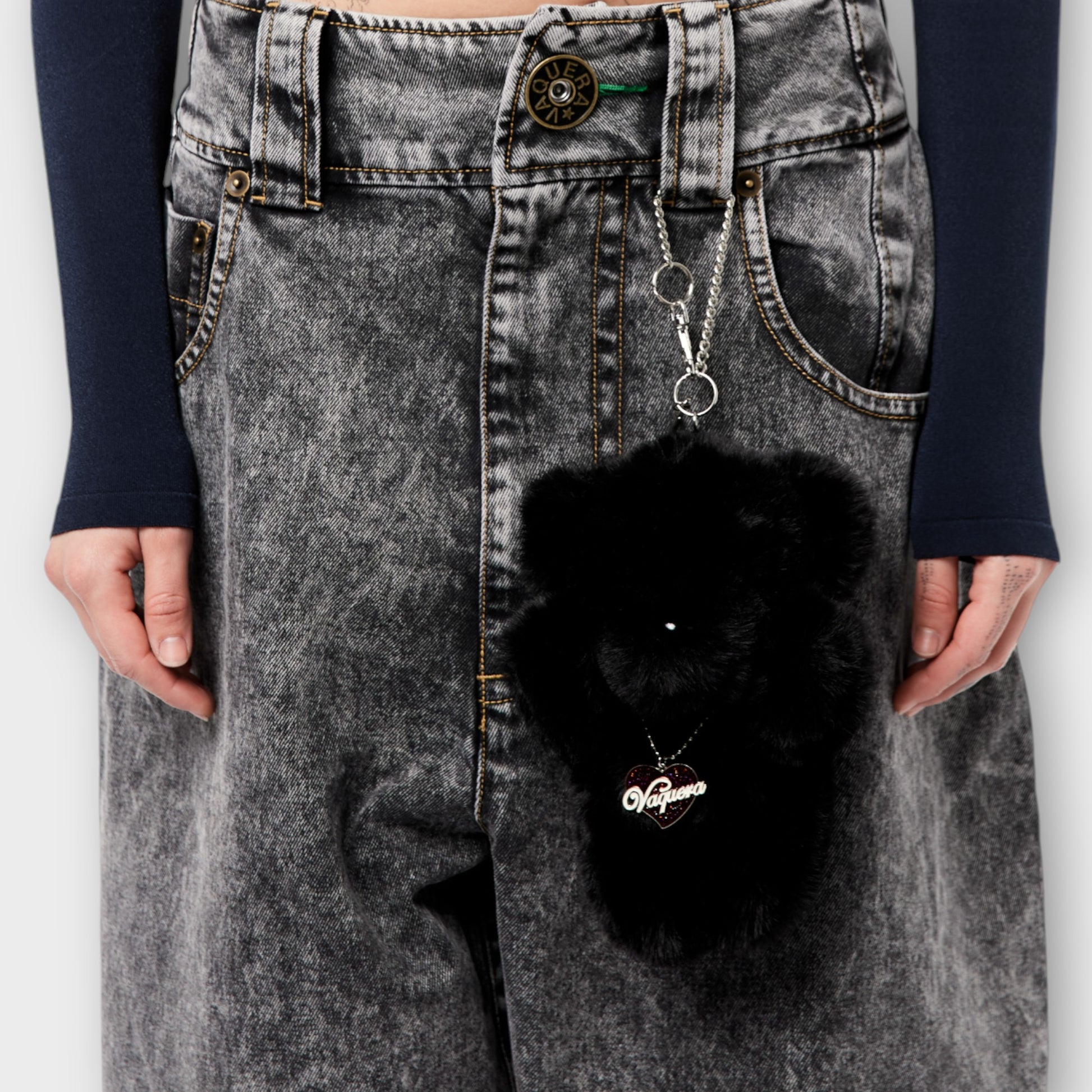 Vaquera TEDDY BEAR KEYCHAIN BLACK SHORT FUR – mou by ACROPOLIS